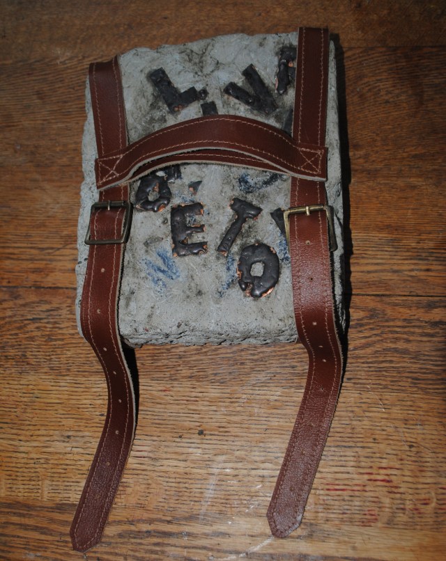 Hélaine Morency - Livre-béton d'antan pour étudiants